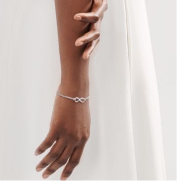 Tiffany & Co. Sterling Silver Infinity Bracelet w/ box, bag and ribbon ♾️ - Picture 3 of 8
